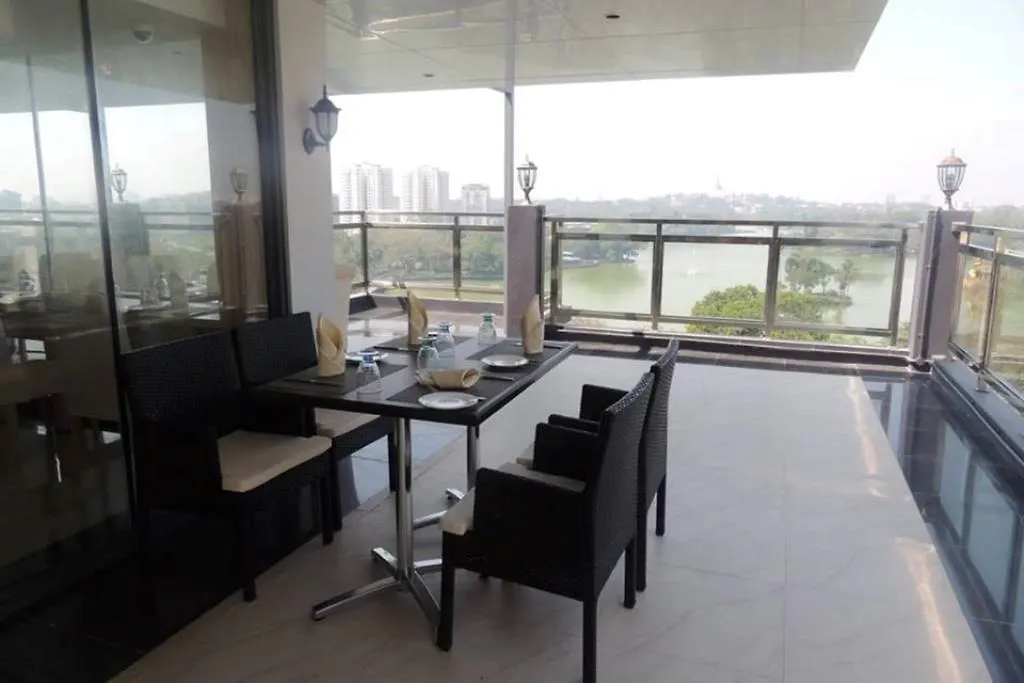 Esperado Lake View Hotel Yangon