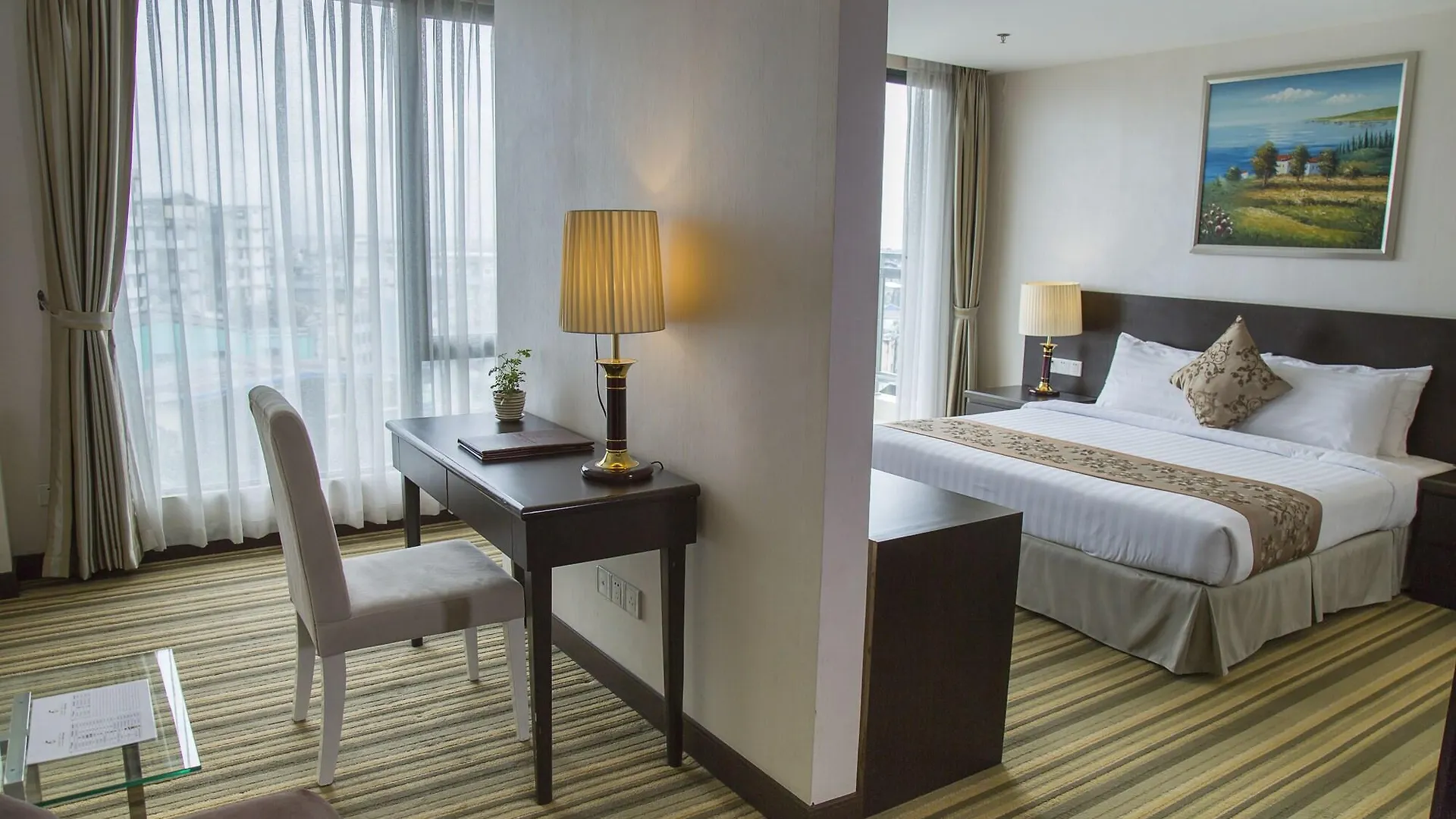 Esperado Lake View Hotel Yangon