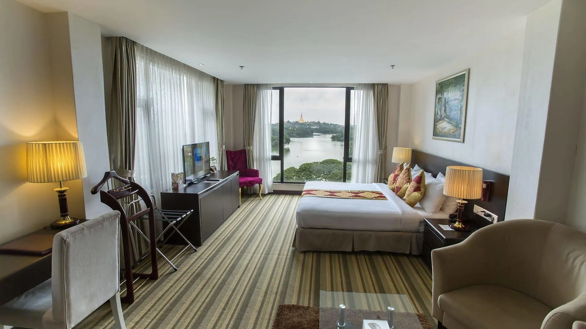 Esperado Lake View Hotel Yangon 4*,  Myanmar