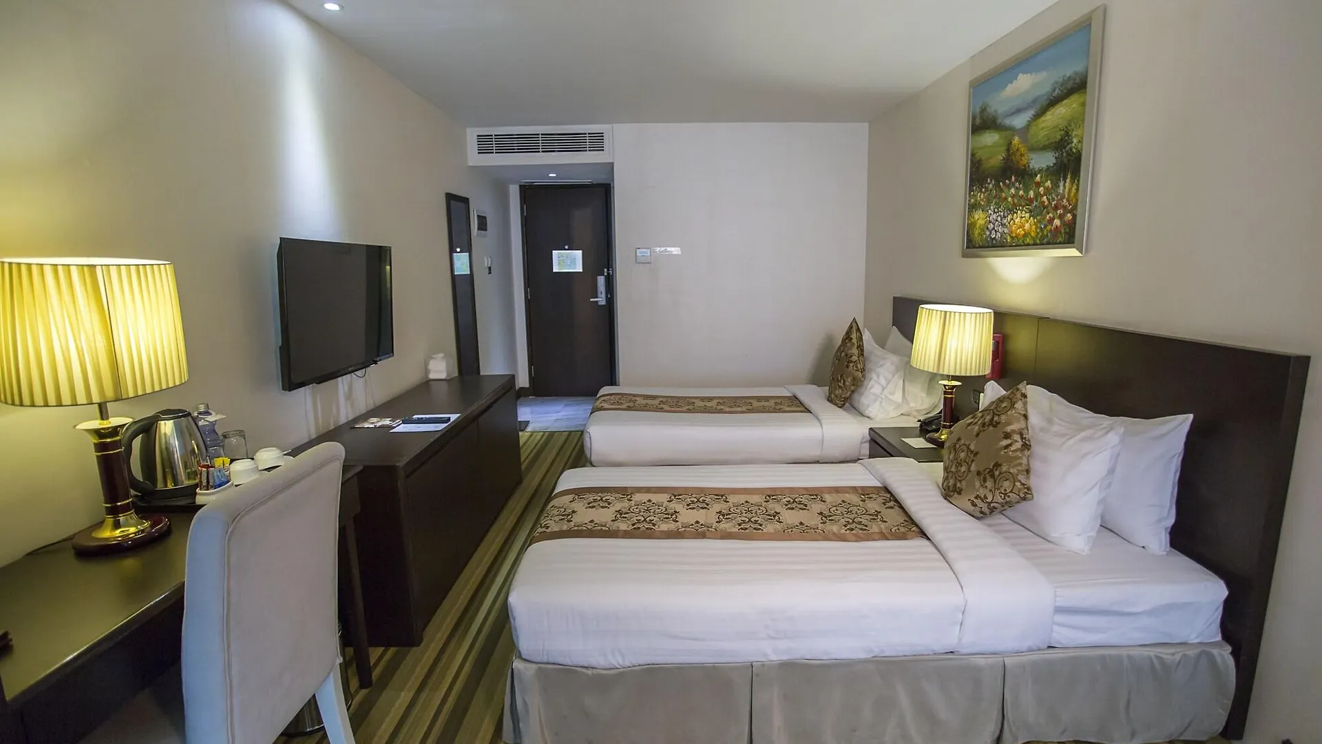 Esperado Lakeview Hotel Rangoon