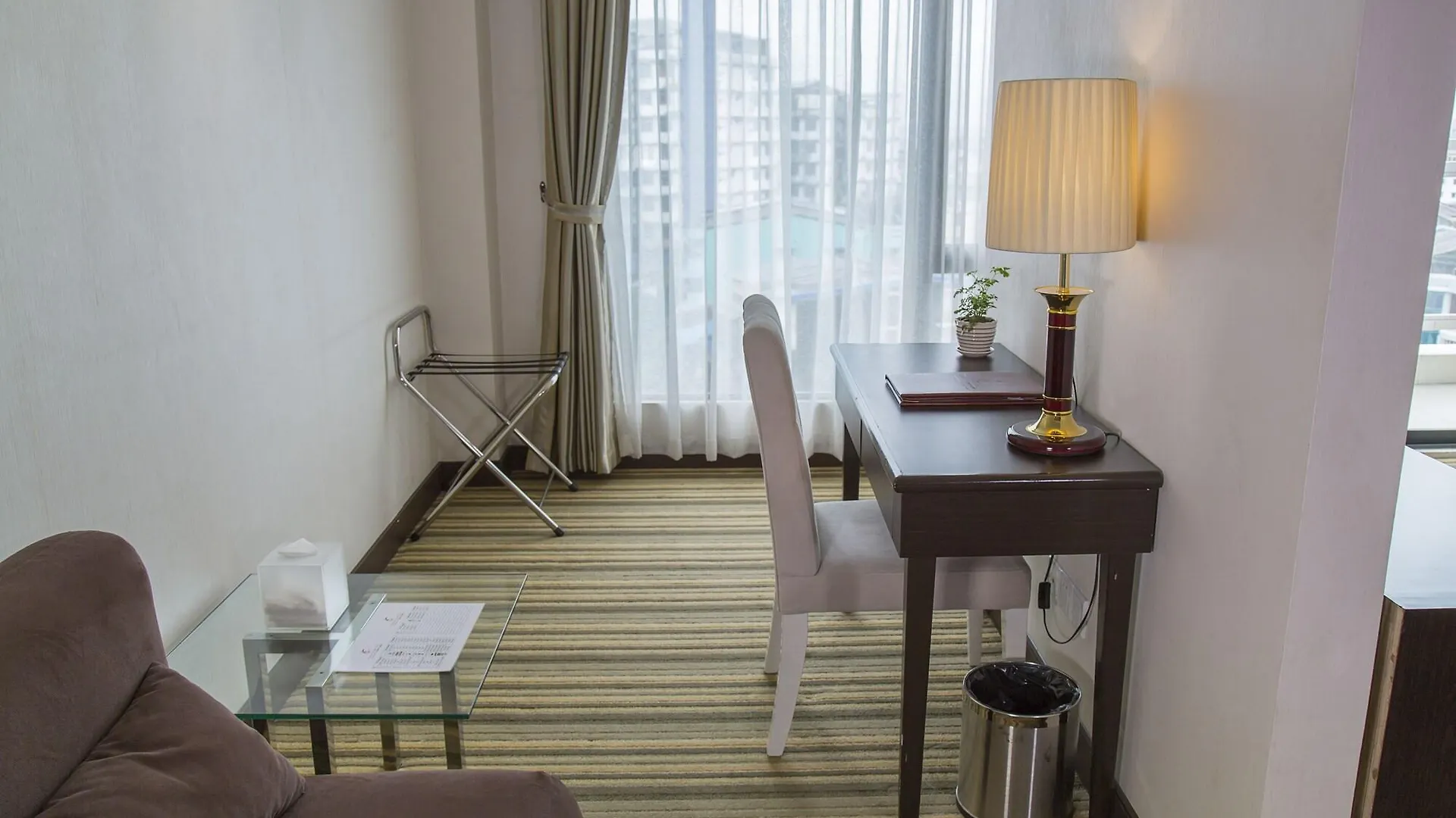 Esperado Lake View Hotel Yangon