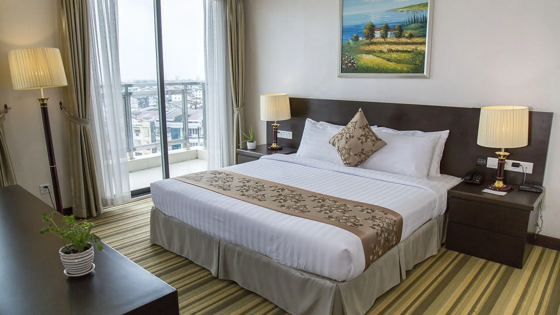 Esperado Lake View Hotel Yangon 4*,  Myanmar