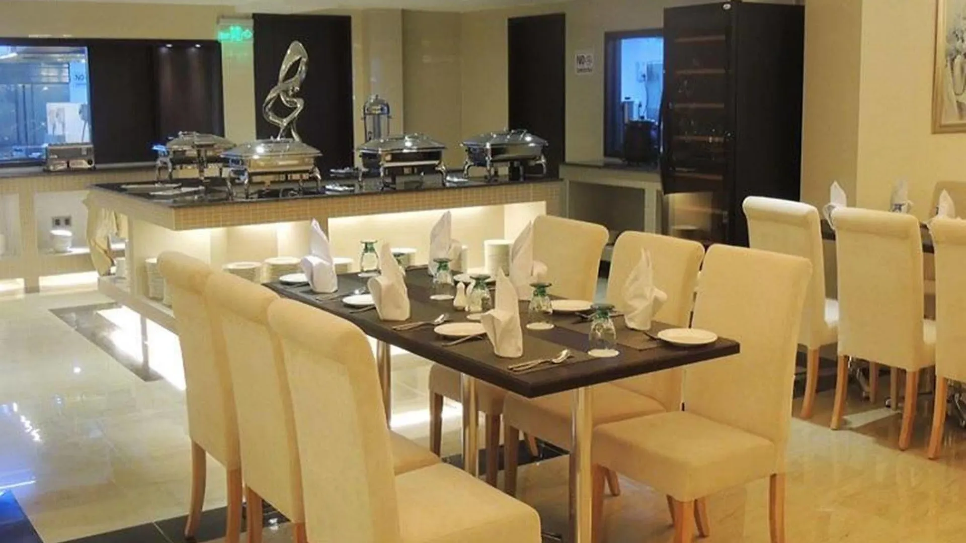 Esperado Lake View Hotel Yangon Myanmar