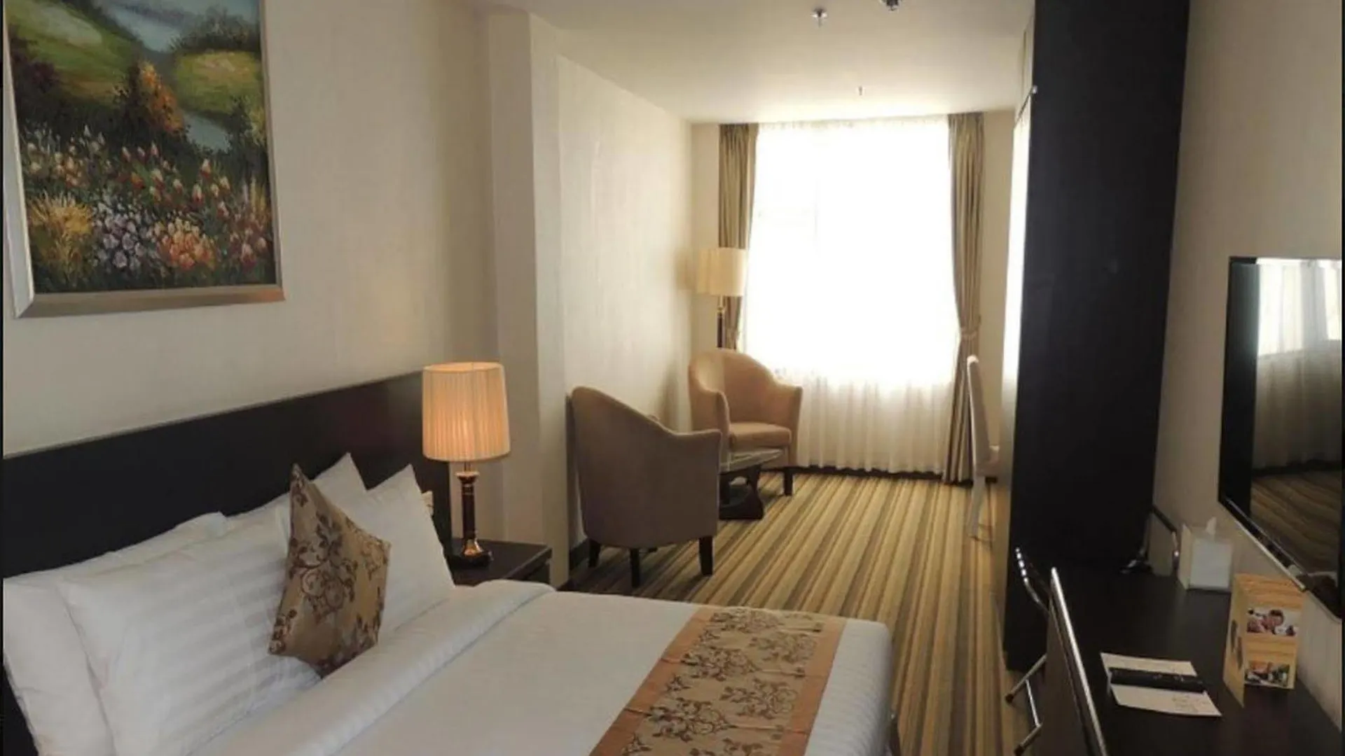 Esperado Lake View Hotel Yangon