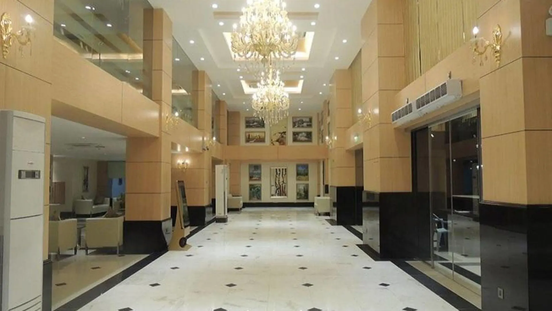 Esperado Lake View Hotel Yangon