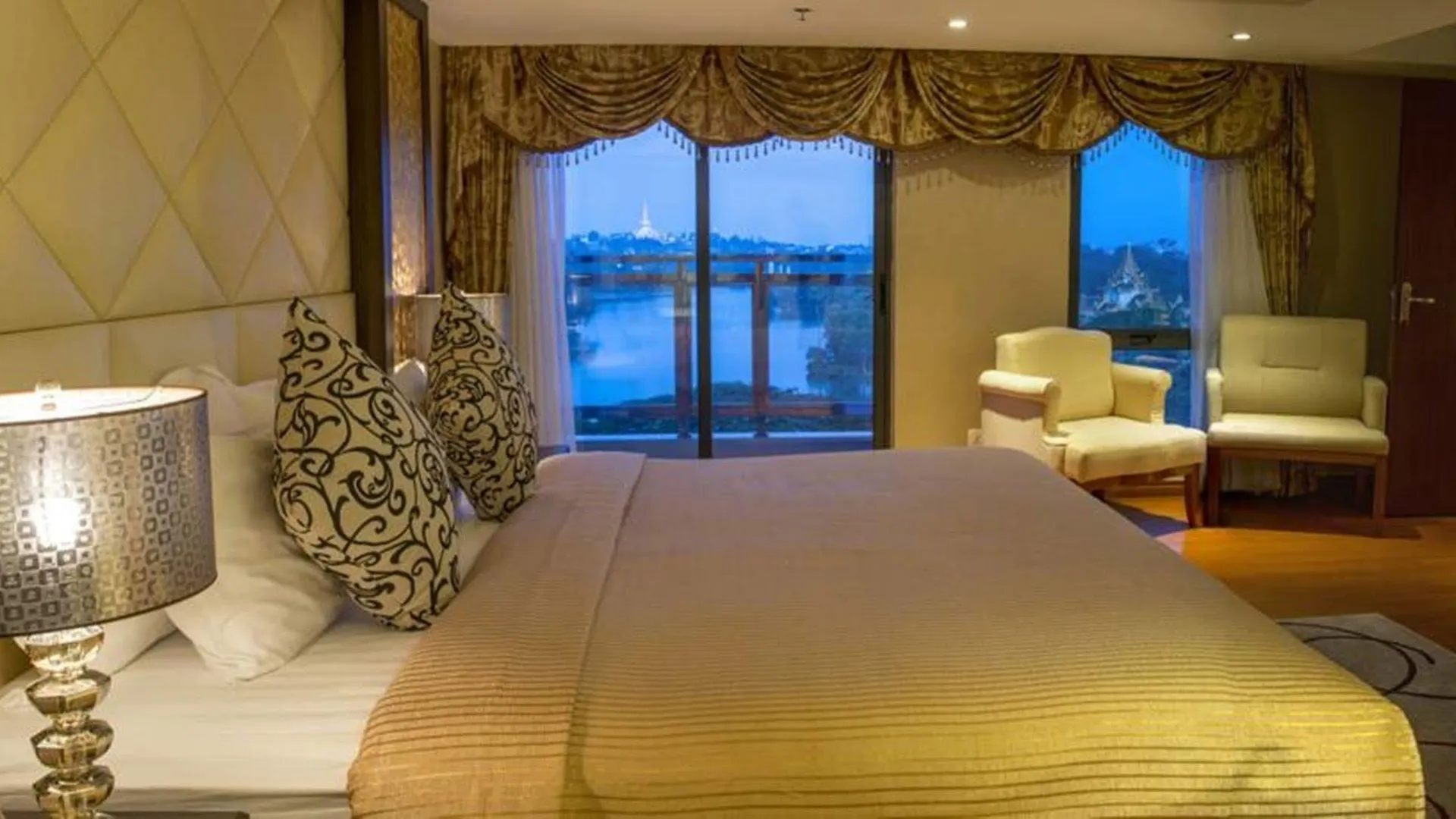 Esperado Lake View Hotel Yangon